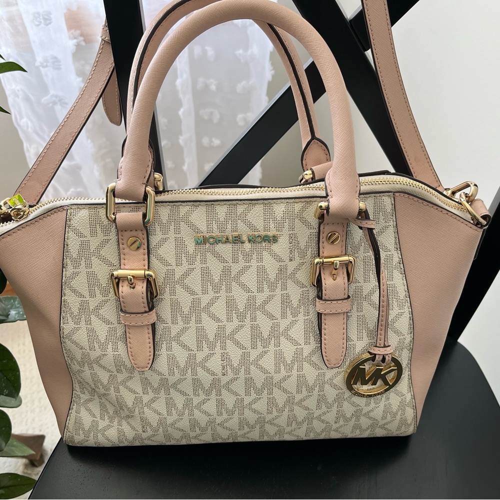 Michael Kors ❗️❗️Ciara large blush satchel